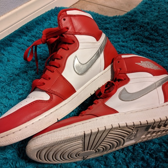 nike air jordan 1 silver medal